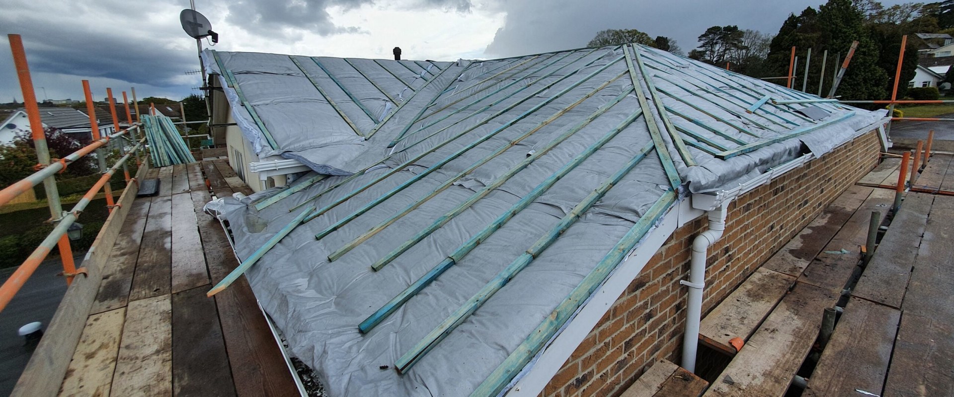 What temperature is too cold to install a roof?