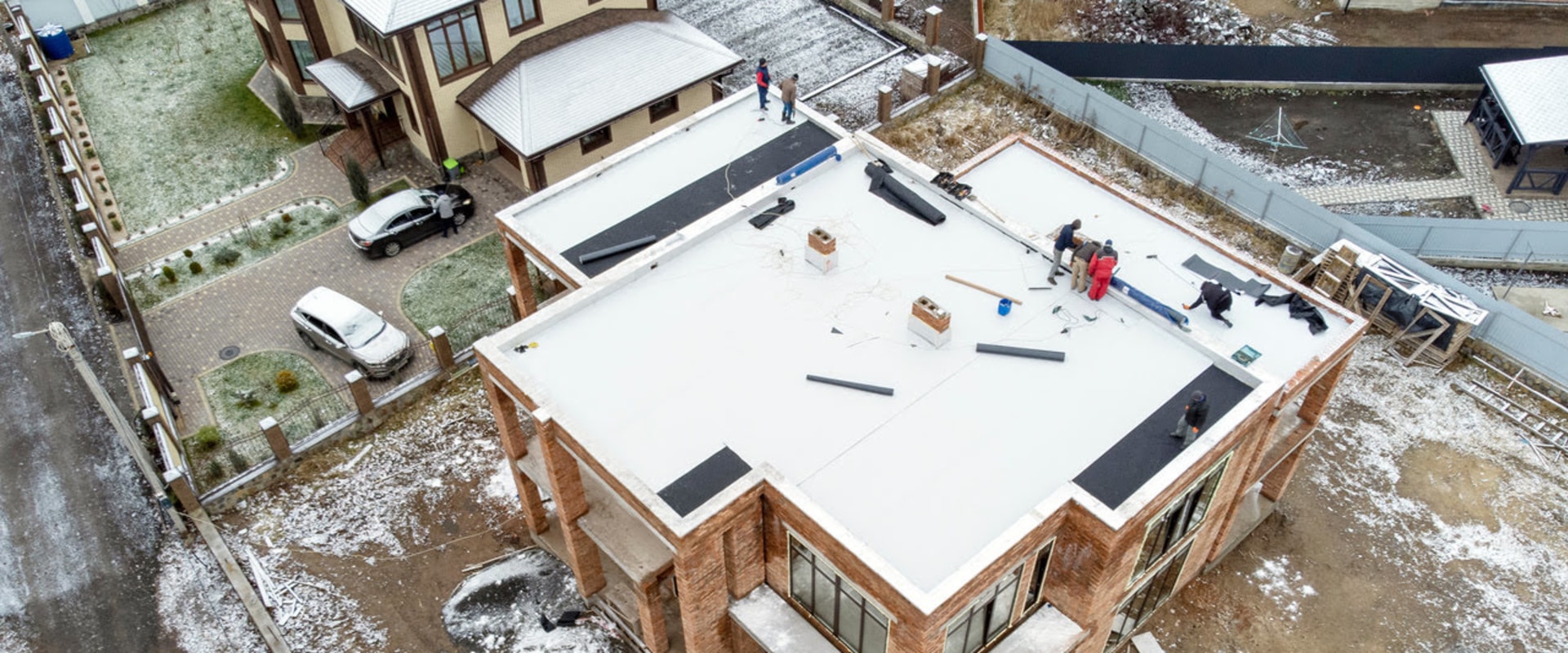 How do you calculate the slope of a roof?