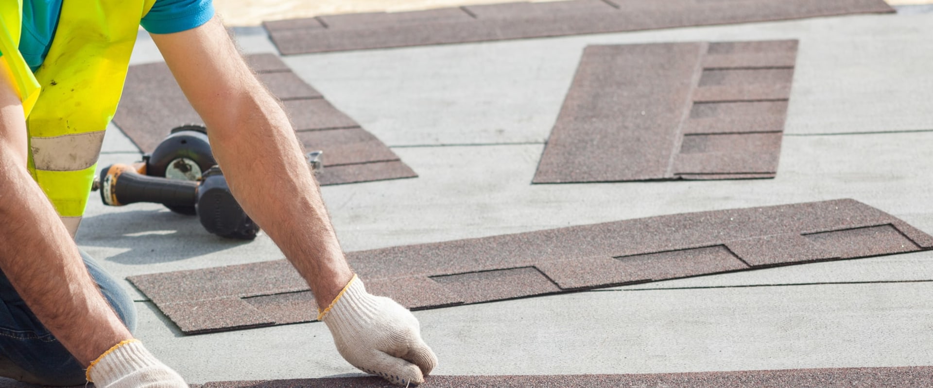 How much is labor to install a square of shingles?