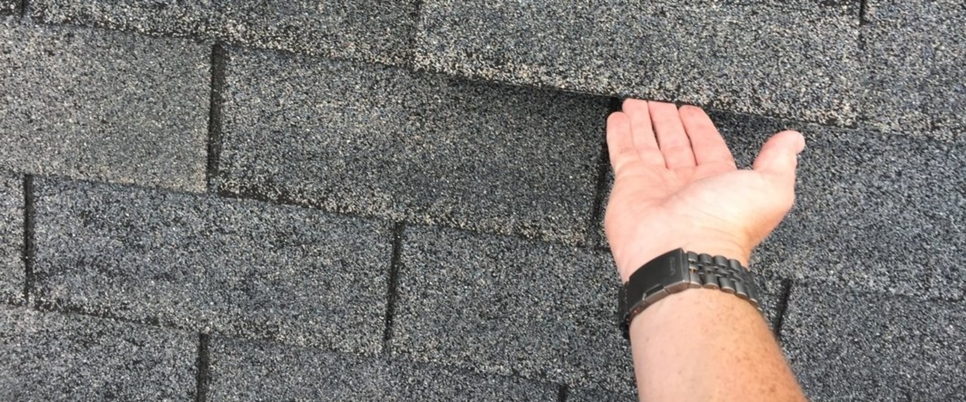 How do you know if roof needs to be replaced?