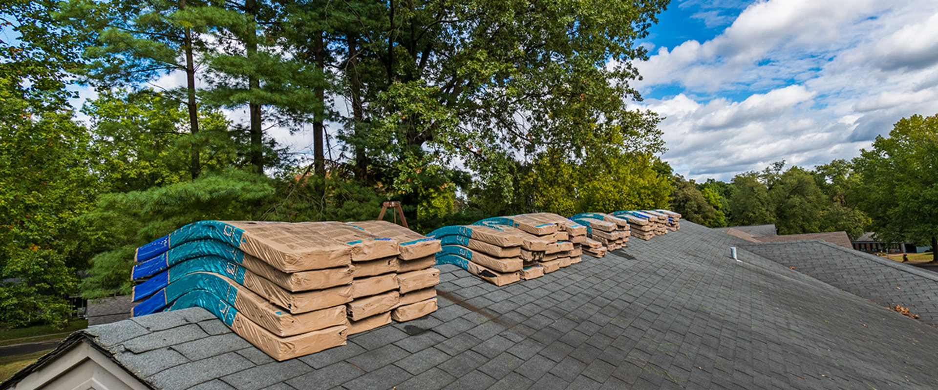 How many bundles of shingles to cover 1100 square feet?
