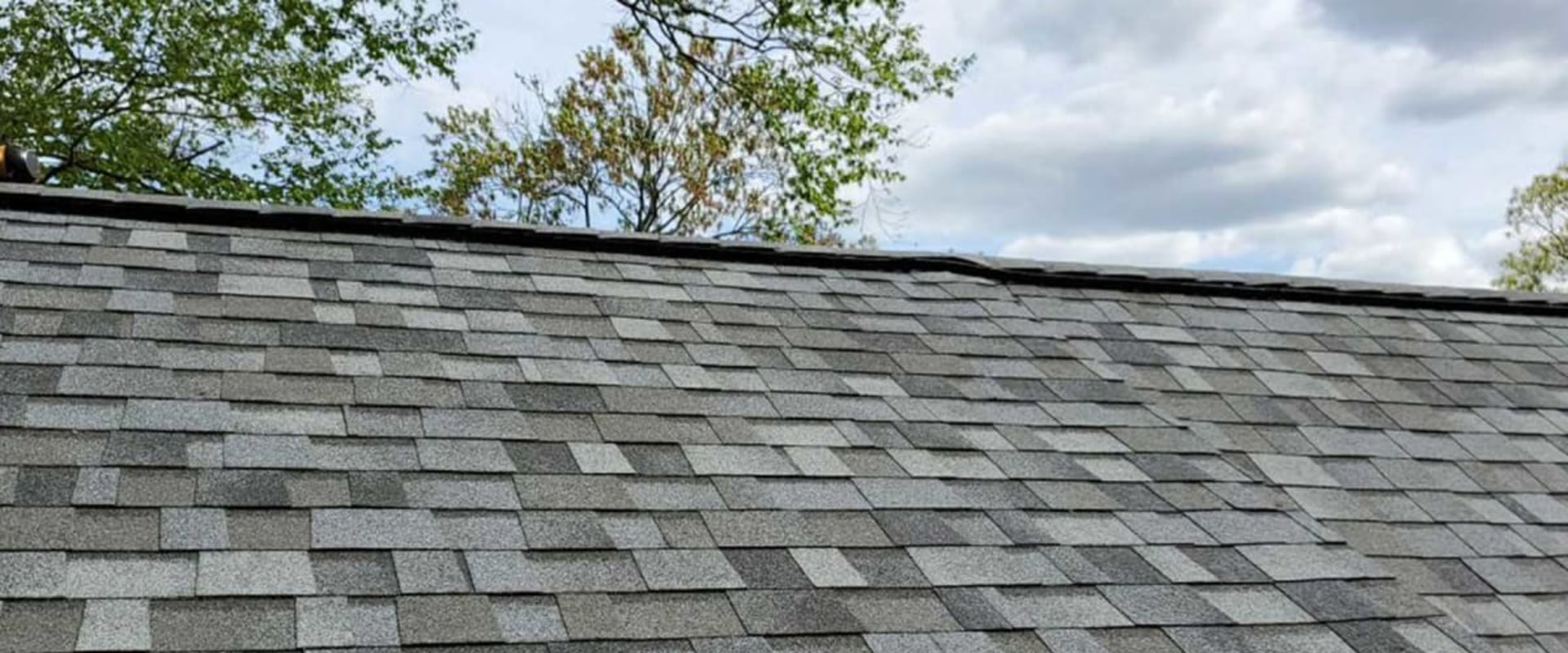 How much does it cost to replace a 1000 square-foot roof?