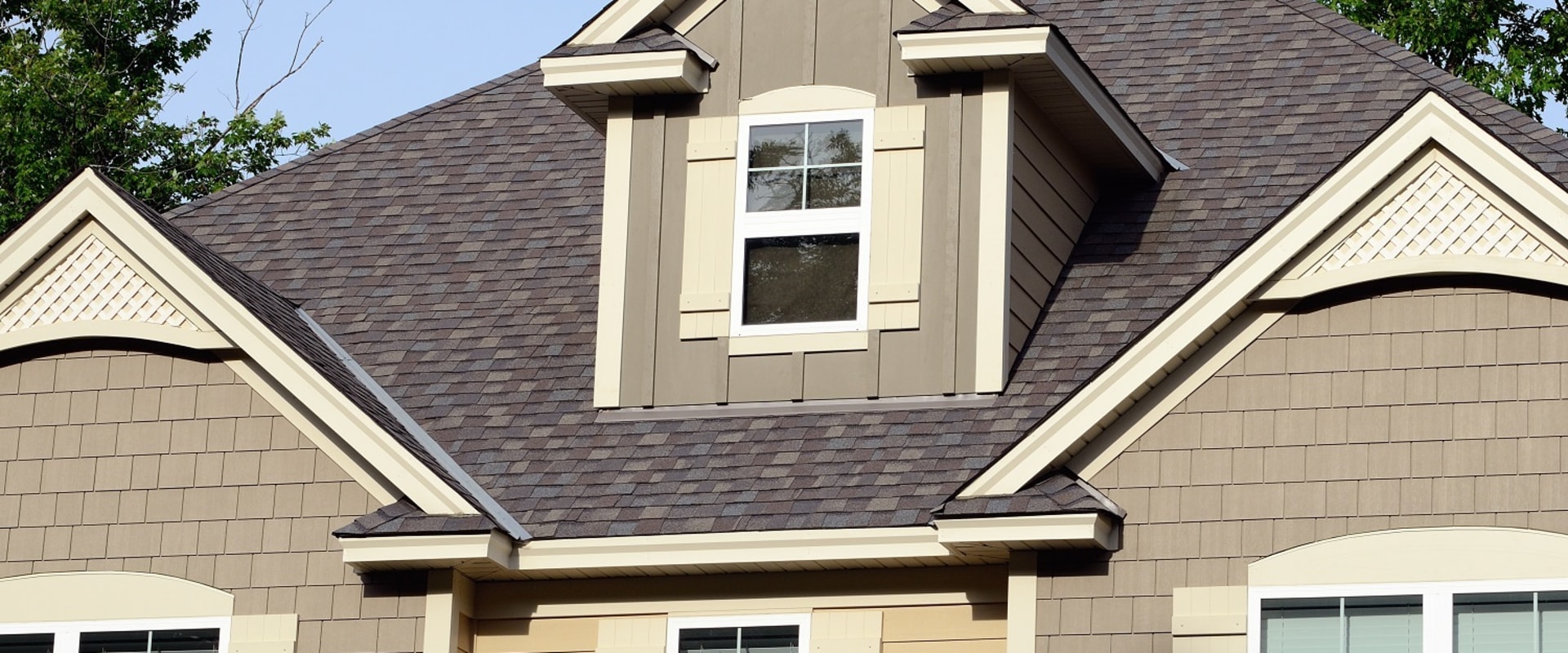 How many shingles for a 1600 square-foot house?